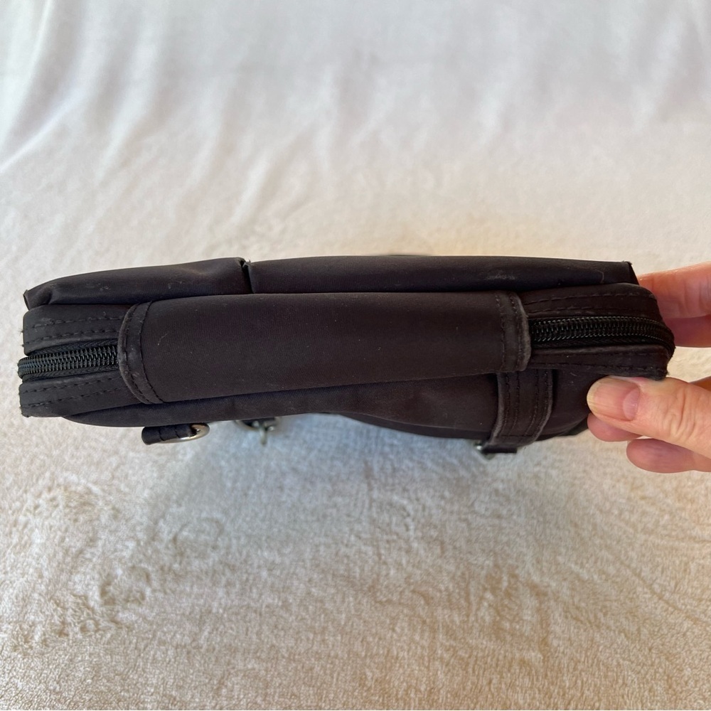 Baggallini Black 4 WAY CONVERTIBLE Fanny Pack Adjustable Strap Crossbody Bag - Picture 5 of 15